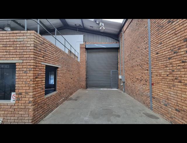 322M² WAREHOUSE TO LET IN BARTLETT